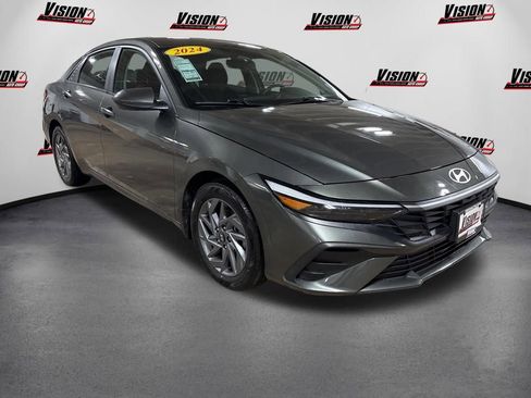 Used 2024 Hyundai Elantra SEL FWD image 1
