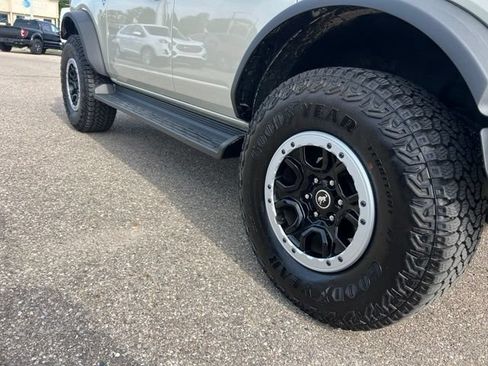 Certified 2025 Ford Bronco Outer Banks w/ Sasquatch Package AWD/4WD image 23
