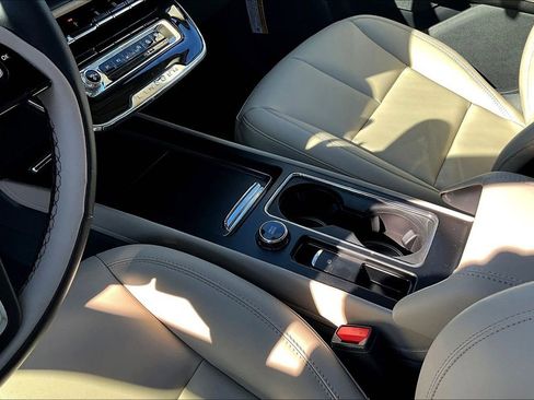 New 2026 Lincoln Corsair Premiere image 8