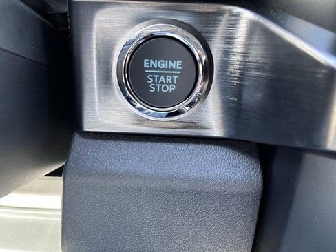 Used 2024 Ford F250 Lariat w/ Lariat Ultimate Package AWD/4WD image 19