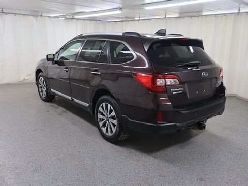 Used 2017 Subaru Outback 3.6R Touring AWD/4WD image 5