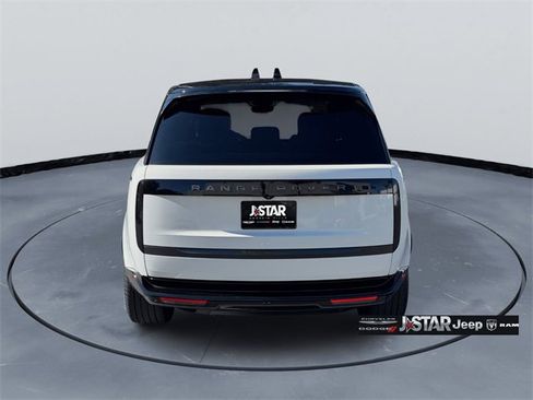 Used 2024 Land Rover Range Rover SE image 5
