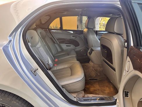 Used 2011 Bentley Mulsanne RWD image 24