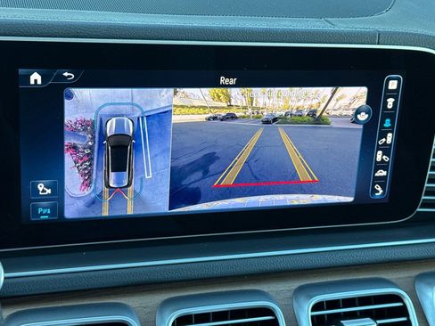 Used 2024 Mercedes-Benz GLS 450 4MATIC image 16