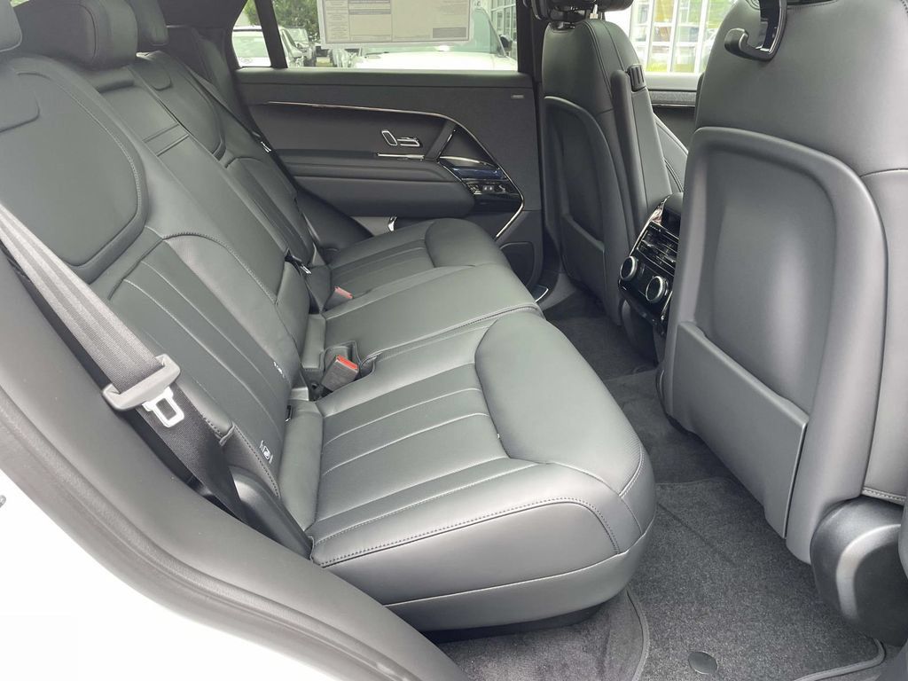 New 2026 Land Rover Range Rover Sport Dynamic SE AWD/4WD image 19