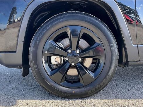 Used 2020 Jeep Cherokee Latitude Plus image 35