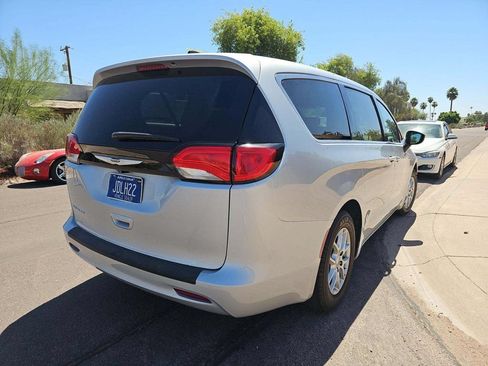 Used 2023 Chrysler Voyager LX FWD image 2