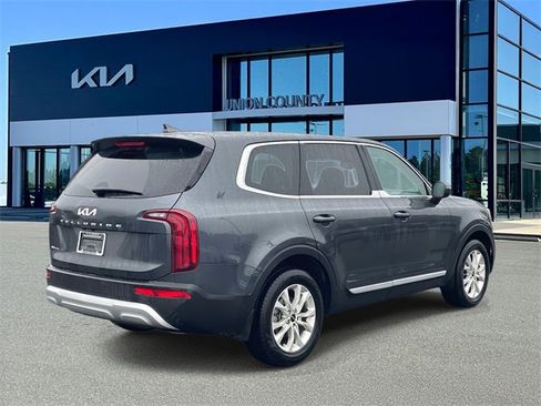 Certified 2022 Kia Telluride LX image 6