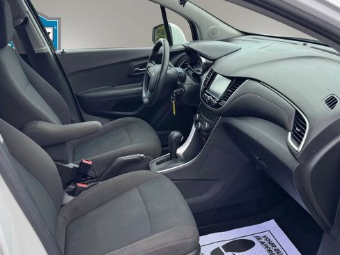 Used 2017 Chevrolet Trax LS FWD image 16