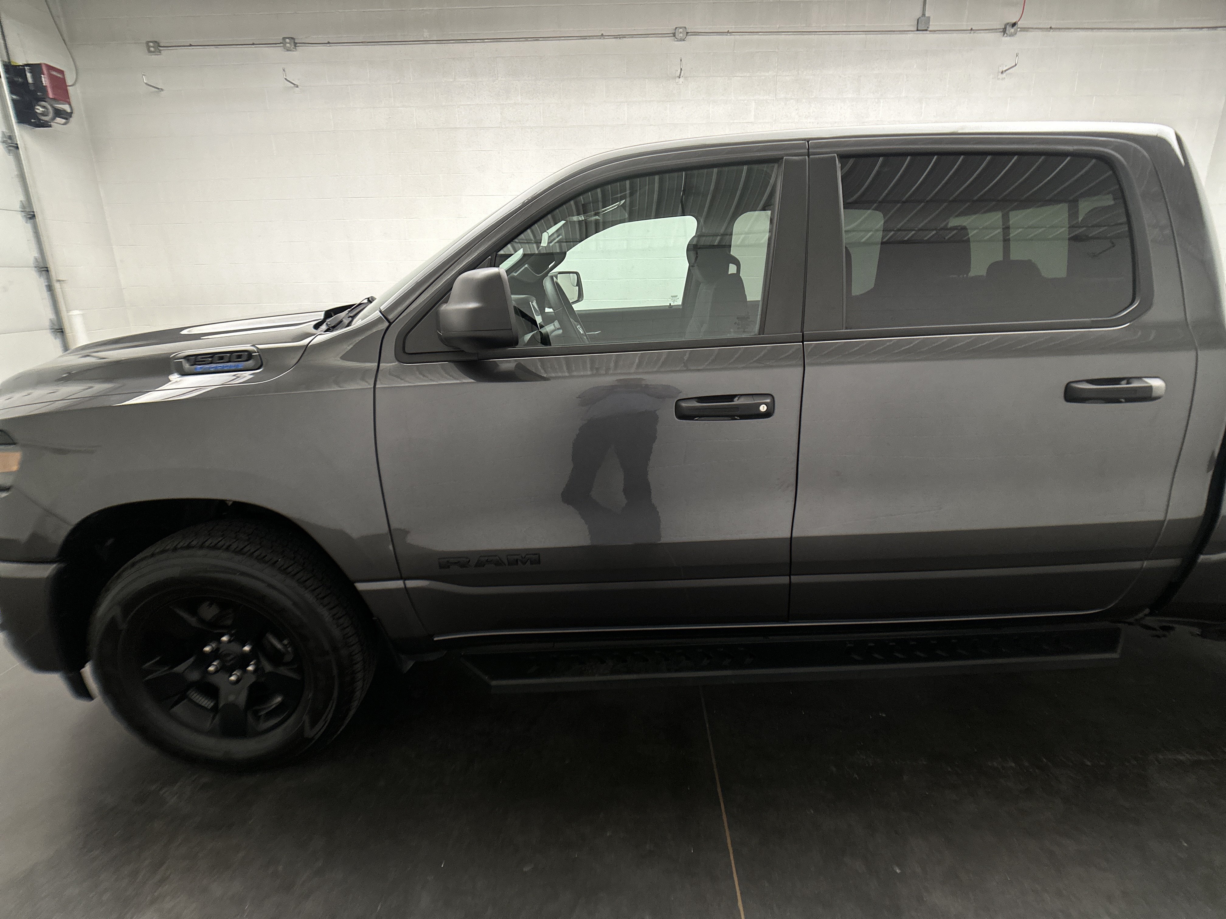 Used 2025 RAM 1500 Tradesman w/ Night Edition AWD/4WD image 7
