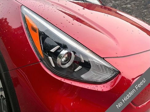 Used 2022 Kia Niro EX w/ Cold Weather Package FWD image 24
