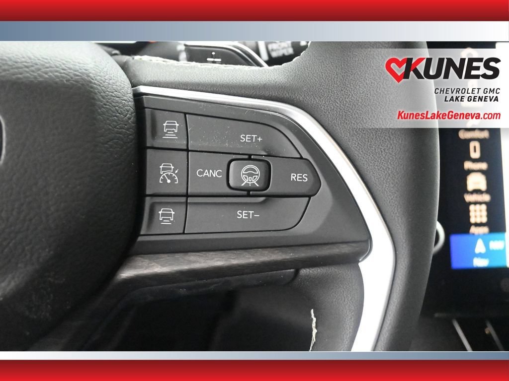 Used 2026 Jeep Grand Cherokee Altitude AWD/4WD image 29