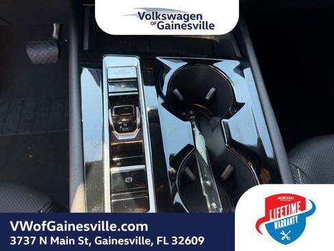 Certified 2025 Volkswagen Atlas Cross Sport SE image 24