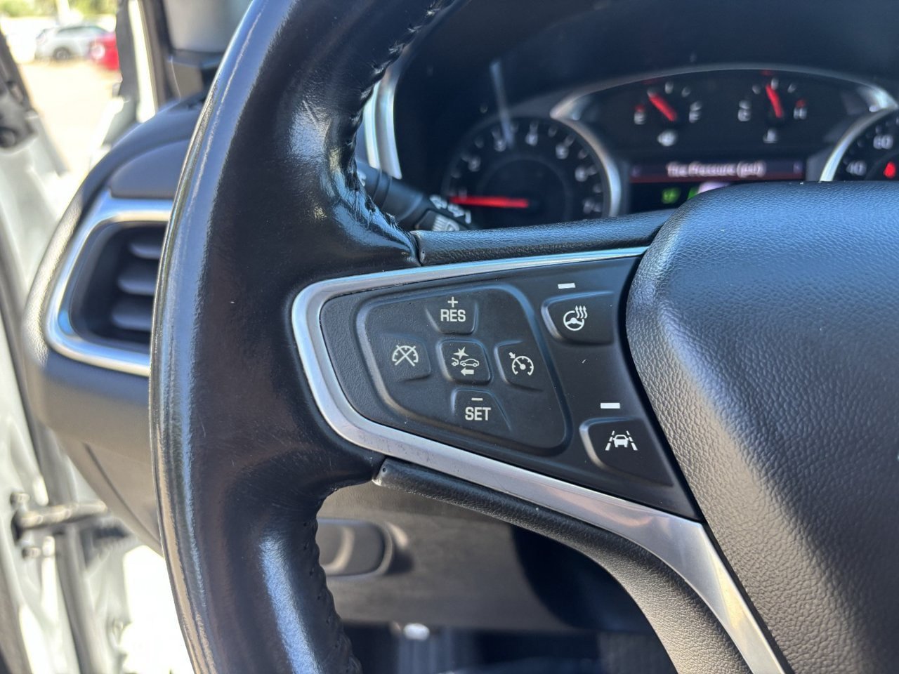 Used 2022 Chevrolet Equinox LT FWD image 25