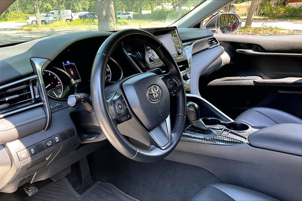 Used 2023 Toyota Camry SE FWD image 11