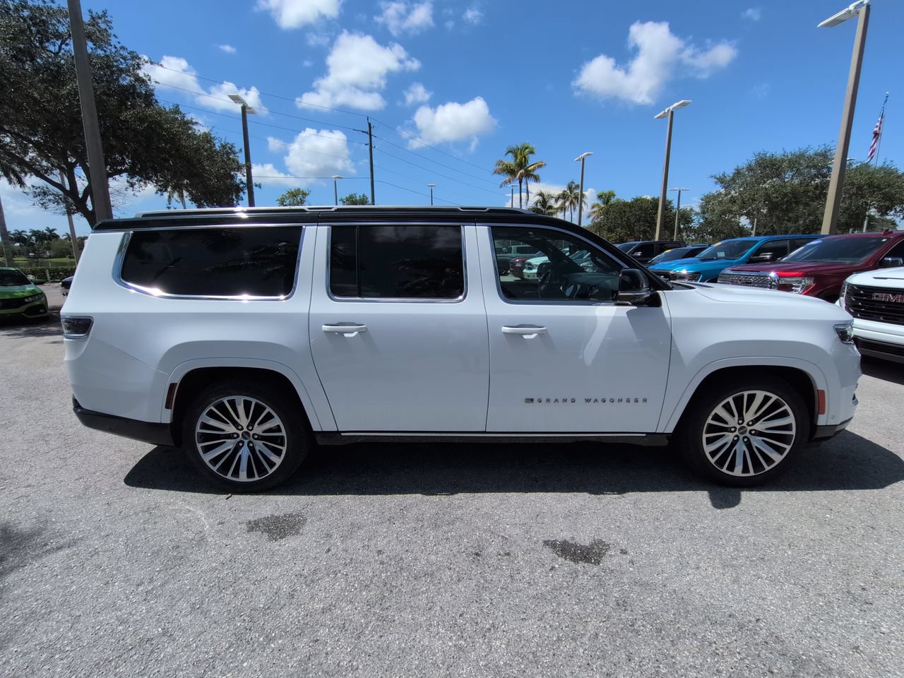 Used 2024 Jeep Grand Wagoneer L Series III AWD/4WD image 4