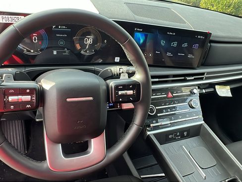 Used 2025 Hyundai Santa Fe SE image 24