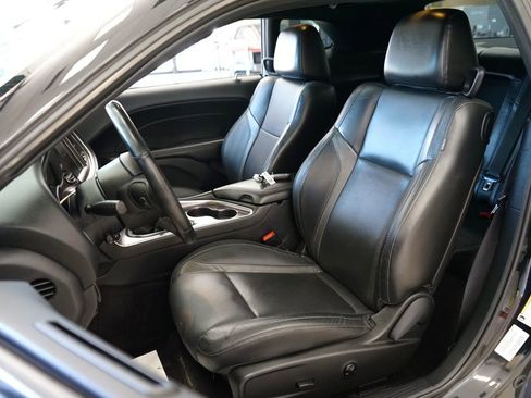 Used 2016 Dodge Challenger R/T Plus RWD image 3