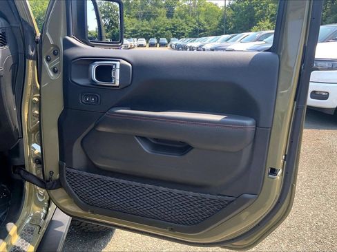 Certified 2025 Jeep Wrangler Unlimited Rubicon AWD/4WD image 22