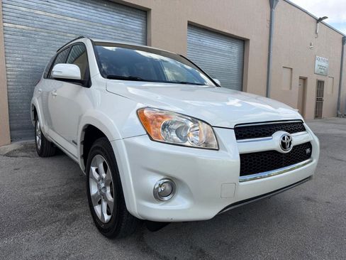 Used 2009 Toyota RAV4 Limited image 3