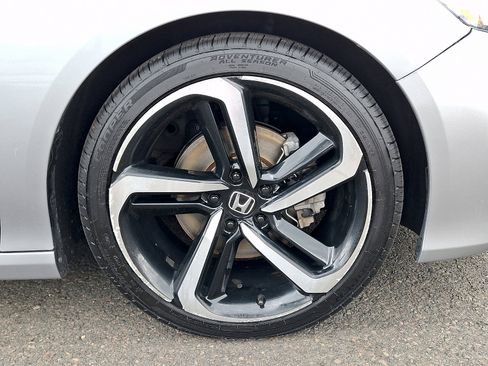 Used 2018 Honda Accord Sport image 9