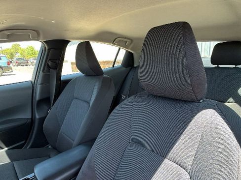 Used 2024 Toyota Prius LE image 15