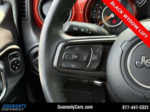 Used 2022 Jeep Gladiator Sport image 39