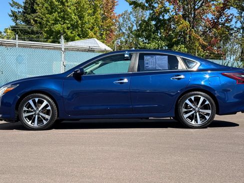 Used 2016 Nissan Altima 2.5 SR FWD image 7