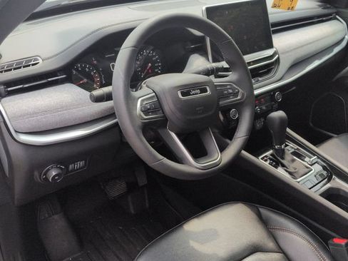 Used 2024 Jeep Compass Latitude AWD/4WD image 13