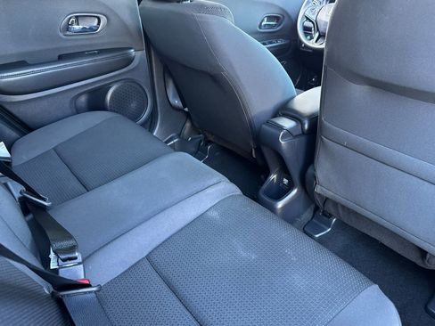 Used 2021 Honda HR-V LX image 29