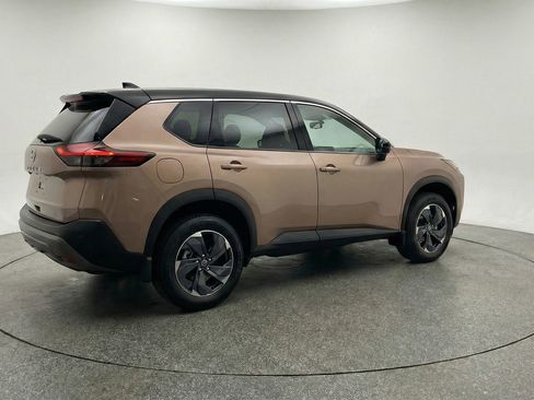 Used 2025 Nissan Rogue SV image 9