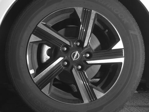 Used 2025 Nissan Sentra SV image 12