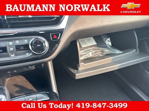 Used 2024 Buick Envista Sport Touring w/ Convenience I Package FWD image 32