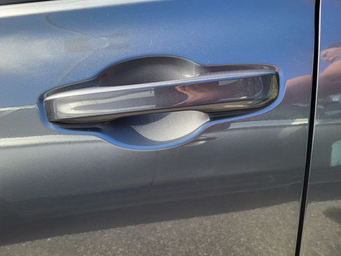 Used 2024 Honda HR-V LX image 9