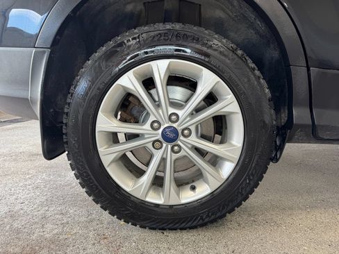 Used 2018 Ford Escape SEL w/ Ford Safe & Smart Package AWD/4WD image 27