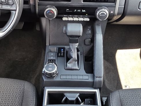 Used 2025 Toyota 4Runner SR5 AWD/4WD image 23