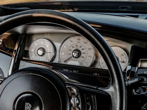 Used 2015 Rolls-Royce Ghost RWD image 21