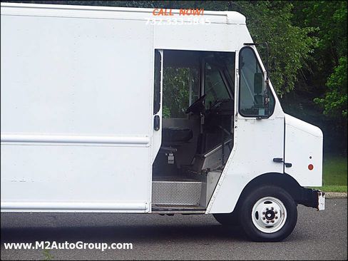 Used 2011 Ford E-350 and Econoline 350 Super Duty image 8