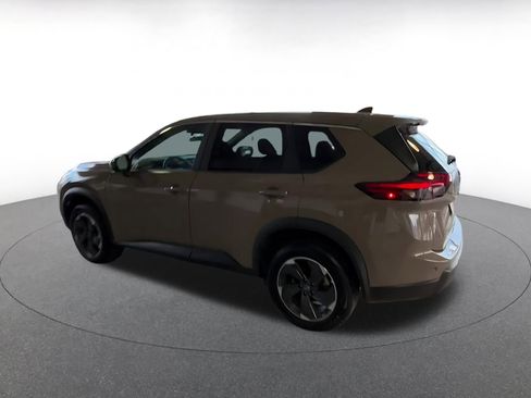 Used 2025 Nissan Rogue SV image 10