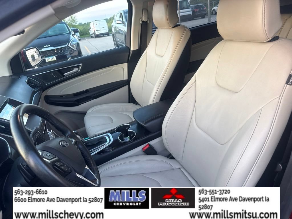 Used 2018 Ford Edge Titanium w/ Technology Package AWD/4WD image 12