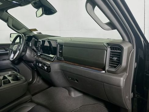 Used 2024 GMC Sierra 1500 SLT image 28