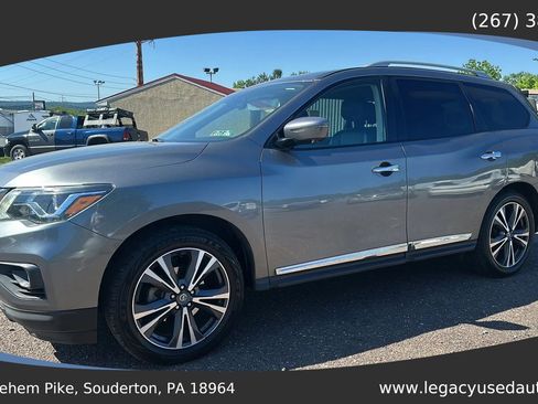 Used 2020 Nissan Pathfinder Platinum FWD image 2