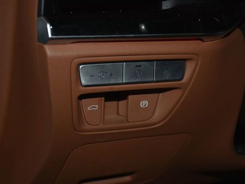 Used 2023 Genesis G80 2.5T image 8