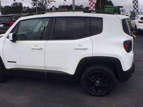 Used 2020 Jeep Renegade Latitude image 6