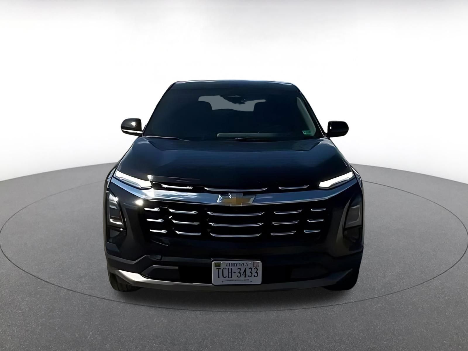 Used 2025 Chevrolet Equinox LT FWD image 3
