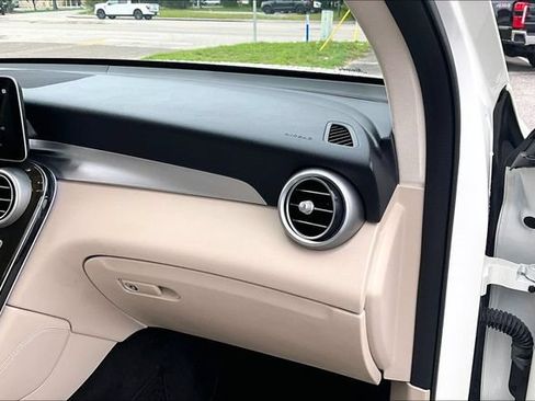 Used 2020 Mercedes-Benz GLC 300 image 22