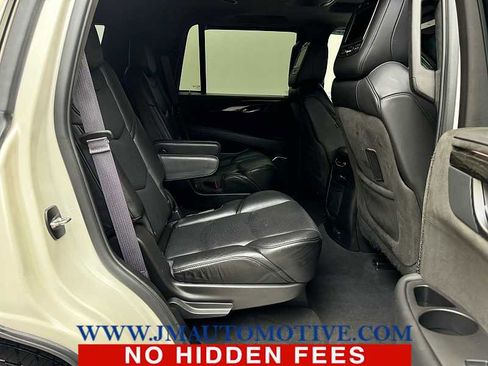 Used 2015 Cadillac Escalade Platinum image 21