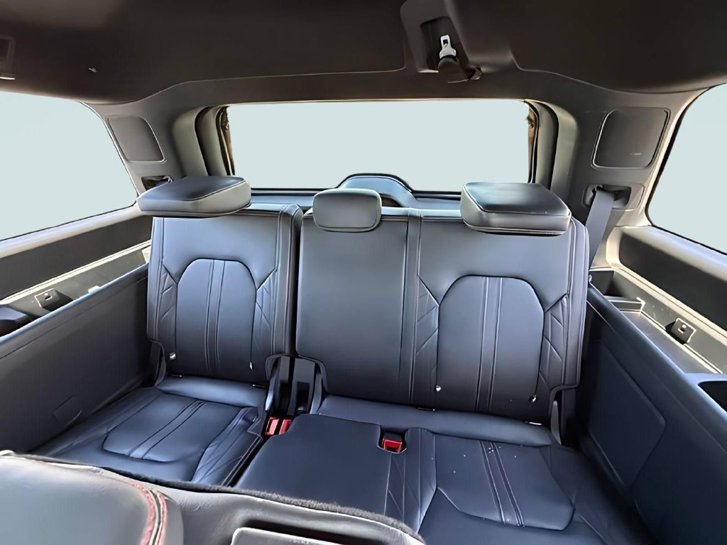 Used 2024 Ford Expedition Platinum AWD/4WD image 29