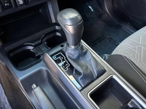 Used 2022 Toyota Tacoma TRD Off-Road w/ Technology Package RWD image 26
