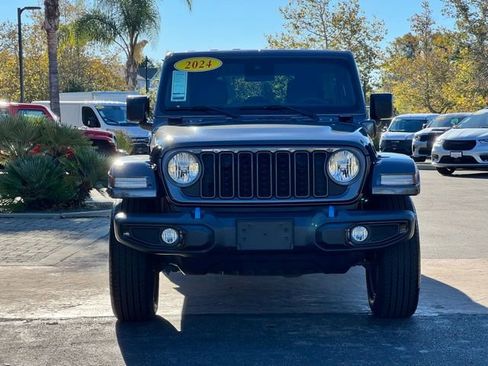 Used 2024 Jeep Wrangler Unlimited image 8